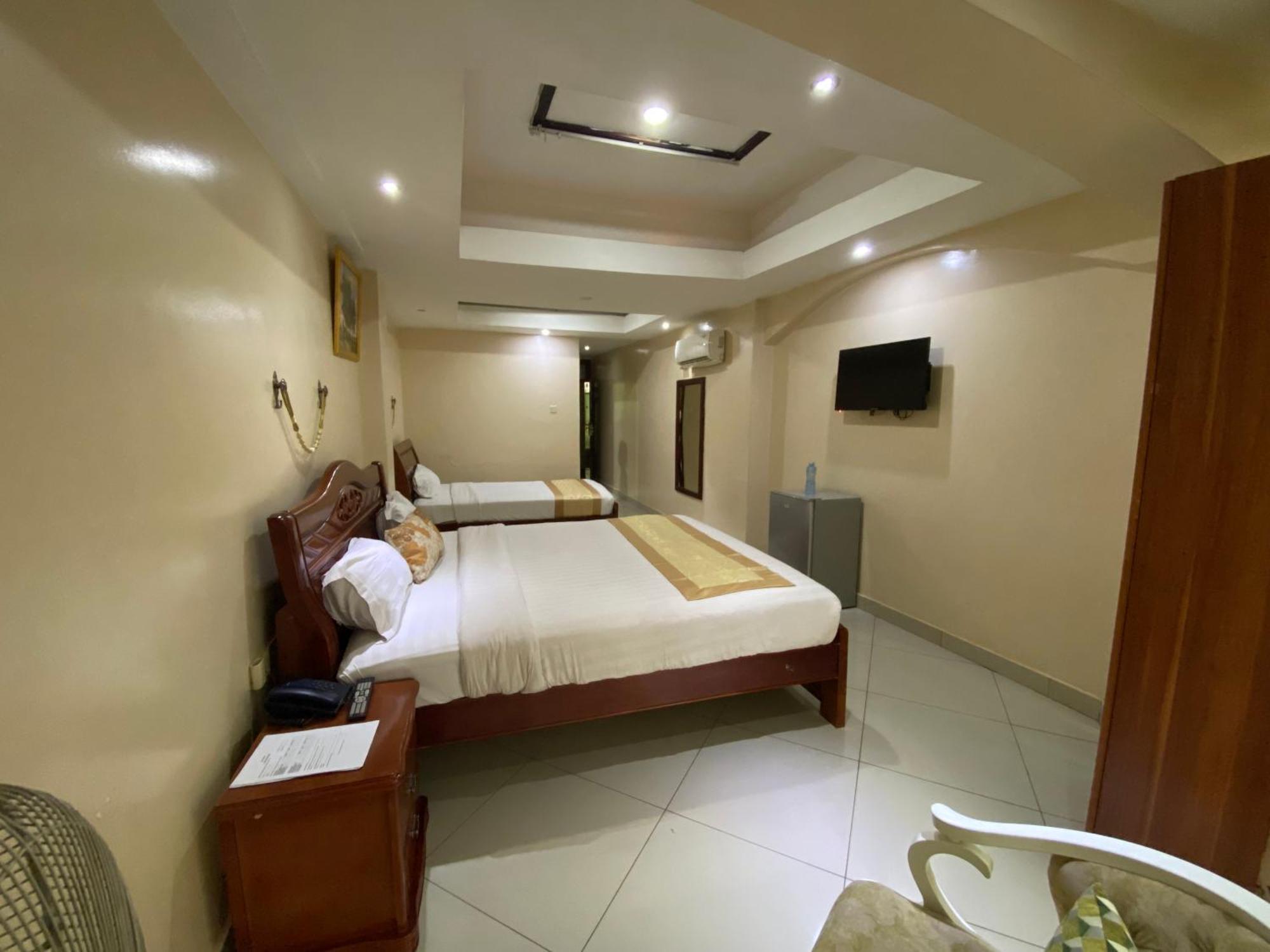 La Grande Hotel Kampala Buitenkant foto